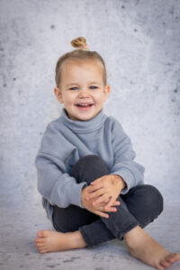 Kinderportrait im Tageslichtstudio